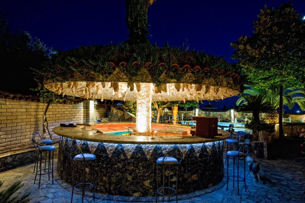 Nepheli Hotel Kastrosikia Esterno foto