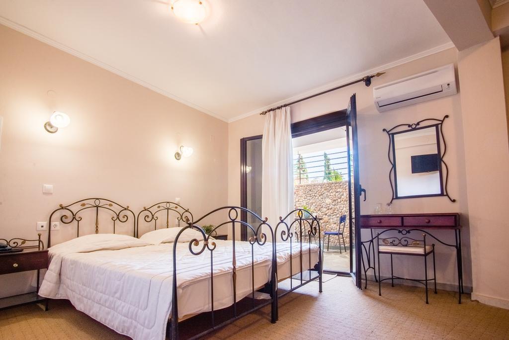 Nepheli Hotel Kastrosikia Esterno foto