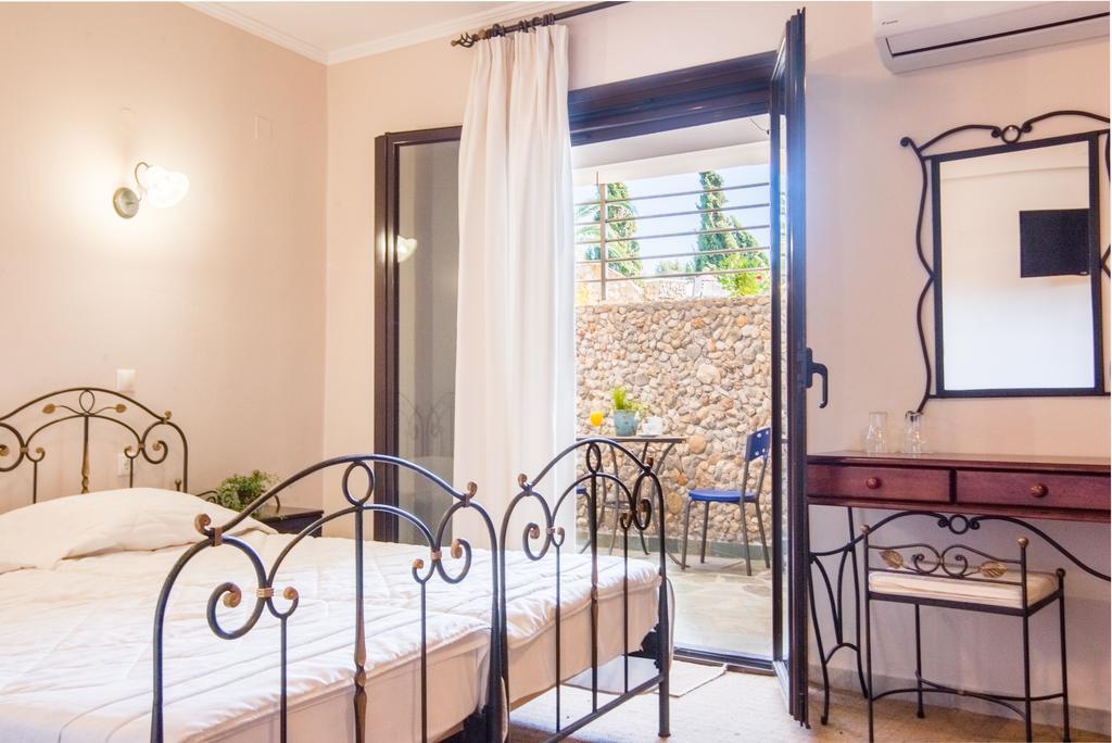 Nepheli Hotel Kastrosikia Esterno foto