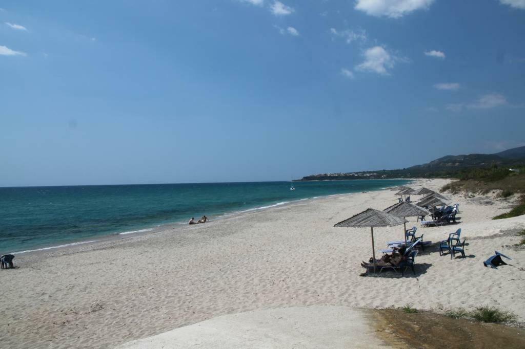 Nepheli Hotel Kastrosikia Esterno foto